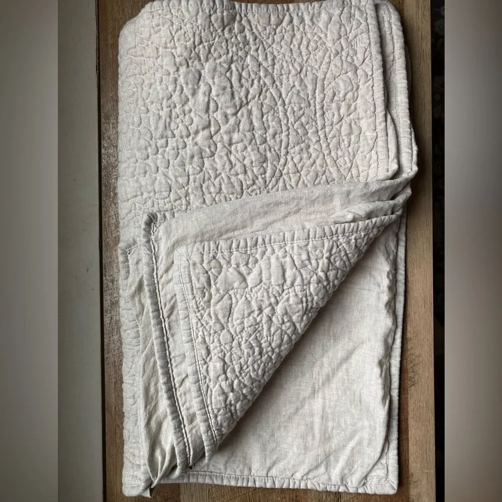 Pottery  Barn Elegant Quilted Textured Bed Pillow Sham Cover Set